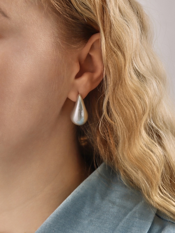 Серьги металл «Капля» микро блёстки, цвет серебро Серьги металл «Капля» микро блёстки, цвет серебро