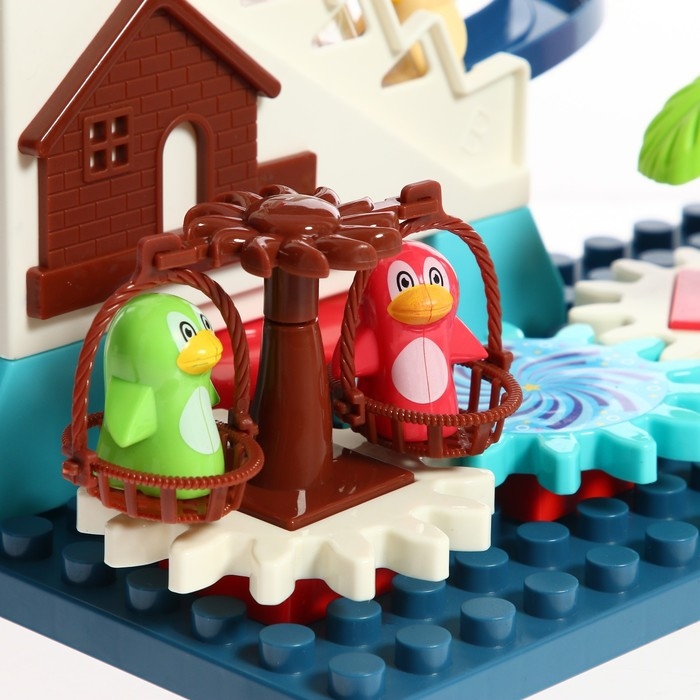 Конструктор развивающий с шестерёнками &laquo;Весёлые пингвинята&raquo;, 33 детали