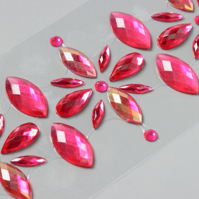 Наклейка пластик стразы "Цветы" малиновая 25х8,5 см