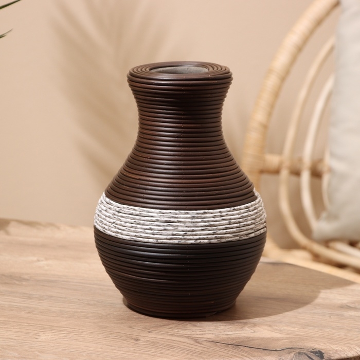 Ваза плетёная 15х15х20 см (+/- 5 см) Ваза плетёная 15х15х20 см (+/- 5 см)