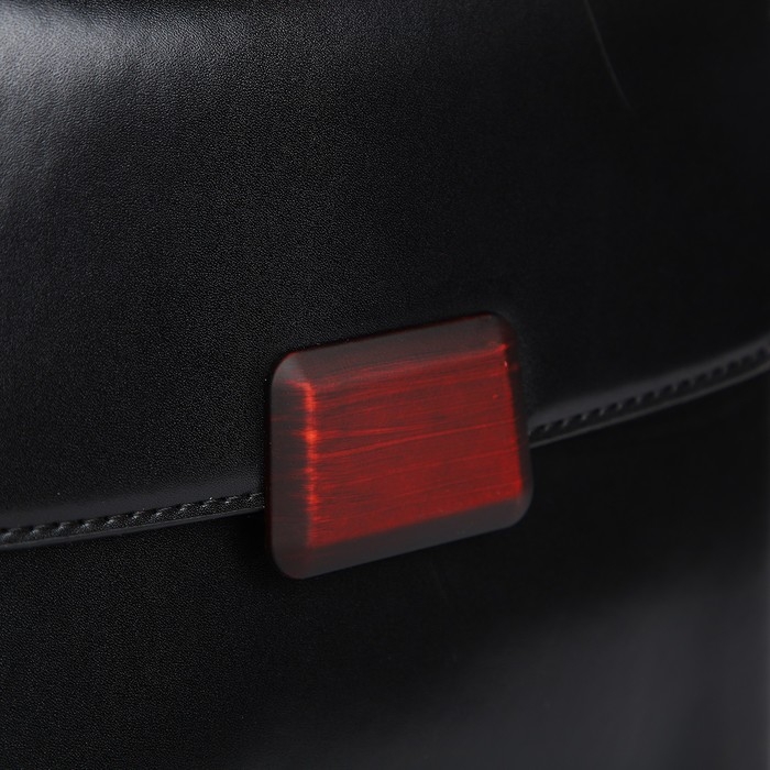 Сумка-мессенджер на магните, цвет чёрный Сумка-мессенджер на магните, цвет чёрный