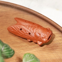 Фигурка для чайной церемонии - свистулька "Певчая цикада" 7,5х2,5х3,5см Фигурка для чайной церемонии - свистулька "Певчая цикада" 7,5х2,5х3,5см