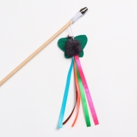 Дразнилка - удочка "Фетровая бабочка с норкой и лентами" на деревянной палочке, микс цветов Дразнилка - удочка "Фетровая бабочка с норкой и лентами" на деревянной палочке, микс цветов
