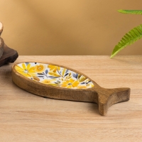 Блюдо в форме рыбки "Желтые и синие цветы" дерево манго 25,5х10х2 см