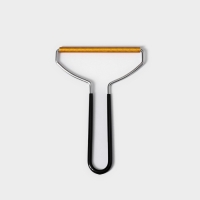 Скребок для чистки одежды, ковров, мебели Доляна, 18&times;12,5 см, ПВХ ручка