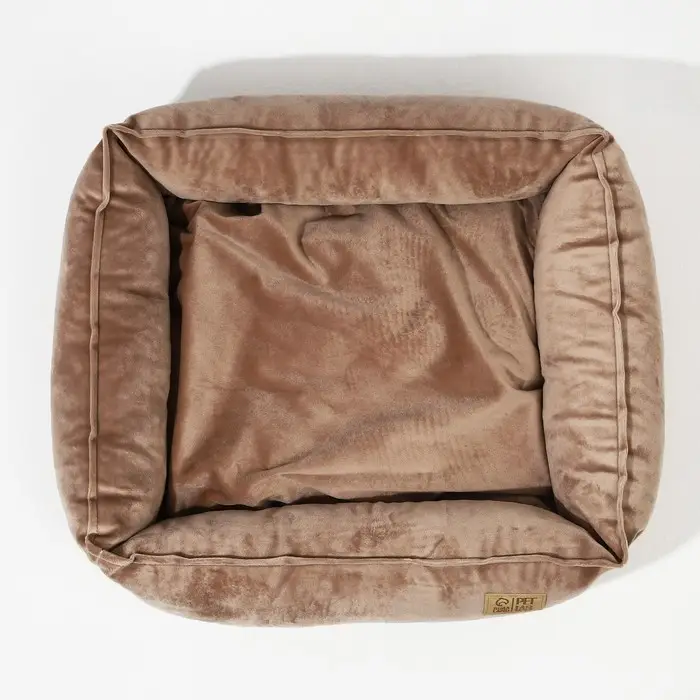 Лежанка для кошек и собак велюровая Pet Lab, 45 х 40 х 15 см, бежевая