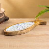 Блюдо в форме рыбки "Оттенки сирень" дерево манго 32х11,5х2 см