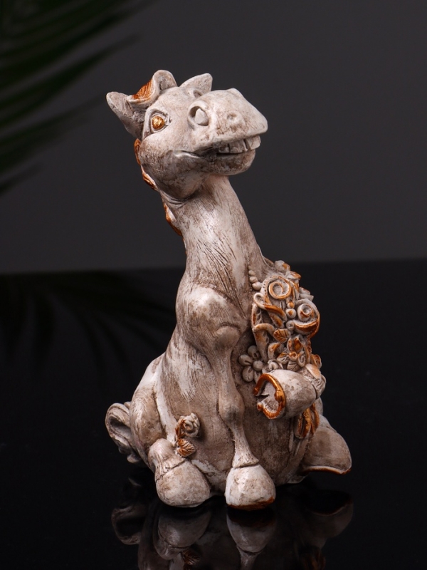 Статуэтка "Конь с букетом" 11см, цвет бежевый