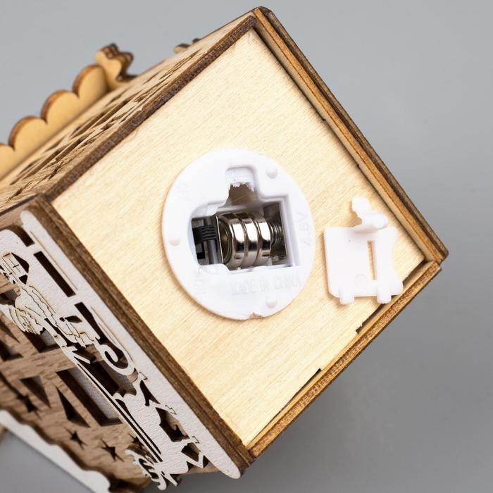 Ёлочная игрушка &laquo;Домик с Дедом Морозом на санках&raquo;, от батареек, свечение тёплое белое