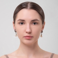 Клипсы &laquo;Грейс&raquo; диагональ бусин, цвет белый в чернёном серебре