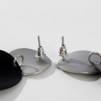 Серьги металл &laquo;Тренд&raquo; выпуклые диски, цвет чёрный в матовом серебре