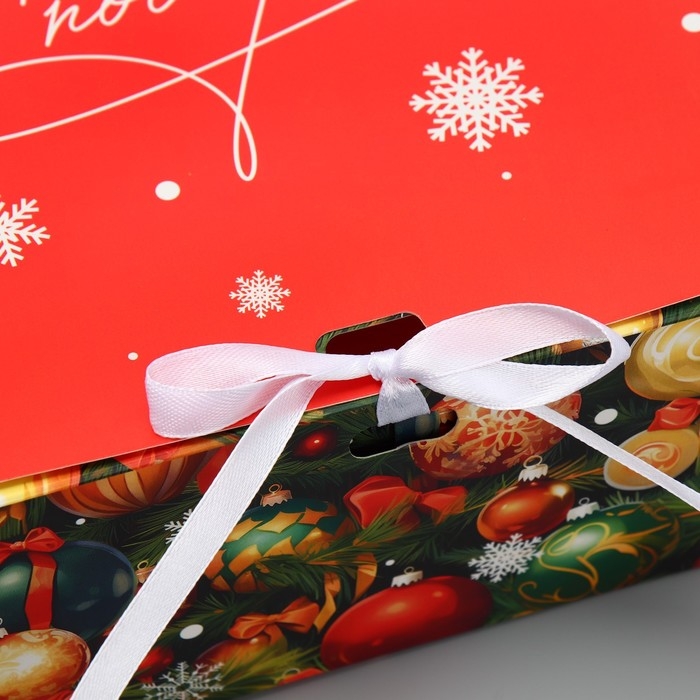 Коробка подарочная новогодняя складная &laquo;Новогодние игрушки&raquo;, 31 х 24.5 х 8 см, Новый год