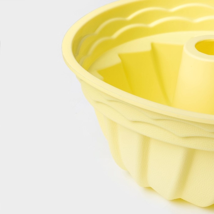 Форма для выпечки Доляна &laquo;Немецкий кекс. Заварное печенье&raquo;, силикон, 19&times;19 см, цвет жёлтый