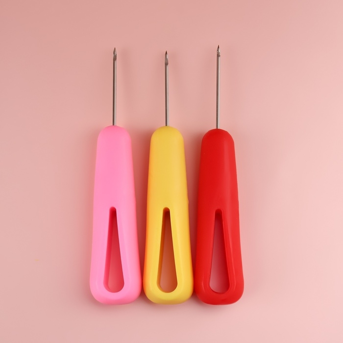 Шило швейное, с крючком, d = 2 мм, 14 × 3 см, лезвие 4,5 см, цвет МИКС Шило швейное, с крючком, d = 2 мм, 14 × 3 см, лезвие 4,5 см, цвет МИКС