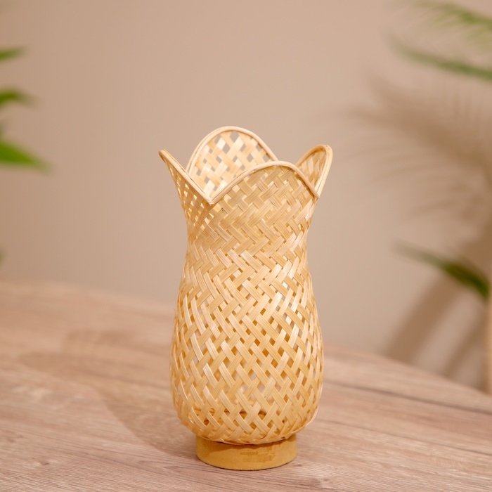 Вазочка плетёная, из бамбука 11х11х17 см Вазочка плетёная, из бамбука 11х11х17 см