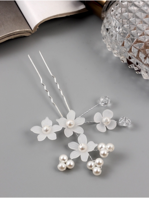 Шпилька для волос Шпилька для волос "Эмилия" цветник бусинки, 8х6 см, белый