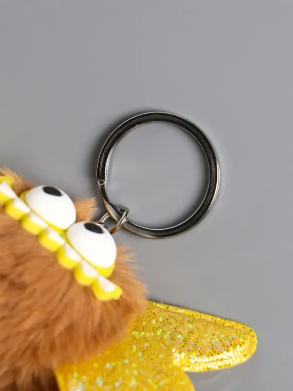 Пушистик на кольце "Муха" беж 9х10х5 см