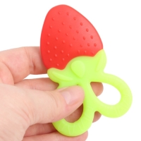 Прорезыватель силиконовый &laquo;Клубничка&raquo;, Крошка Я