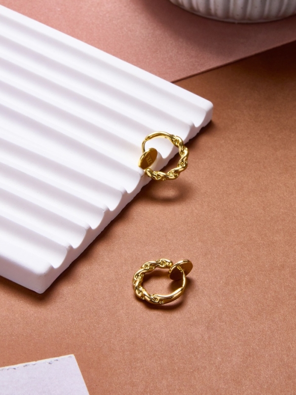 Клипсы &laquo;Тренд&raquo; кольцо переплетение, цвет золото