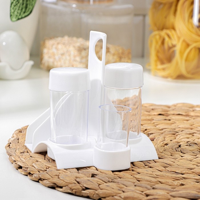 Набор для специй пластиковый «Рондо. Презент», 3 шт, на подставке с салфетницей, цвет белый Набор для специй пластиковый «Рондо. Презент», 3 шт, на подставке с салфетницей, цвет белый