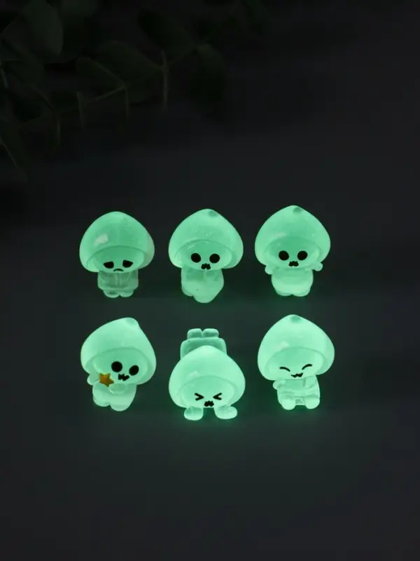 Сувенир эпоксидная смола флюоресцентный "Приведения" набор 6 шт 5х5х3,5 см