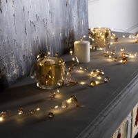 Гирлянда &laquo;Нить&raquo; 2 м роса с насадками &laquo;Золотистые лепестки&raquo;, IP20, серебристая нить, 40 LED, свечение тёплое белое, ААх3