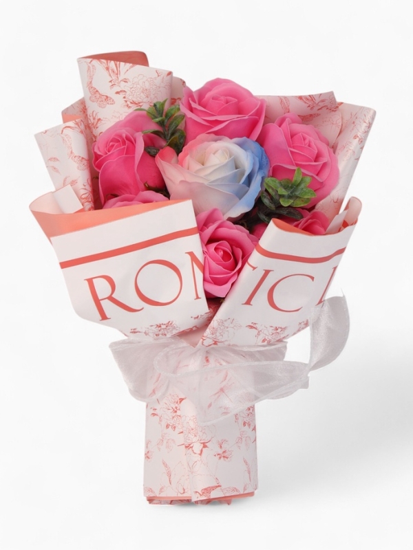 Букет из 6 розовых роз и 1 дизайнерской розы
