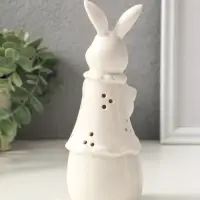 Сувенир керамика свет "Зайка с тюльпаном" белый 6х6х16 см