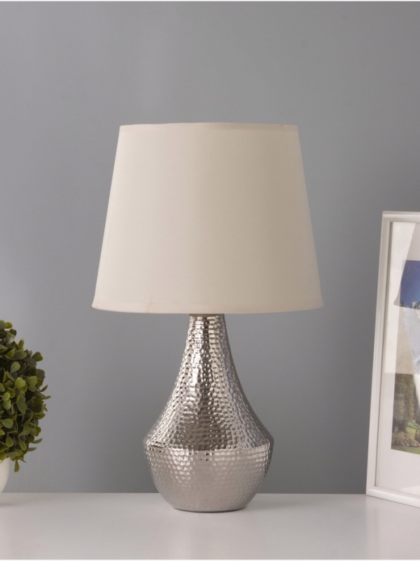 Настольная лампа Настольная лампа "Хелена" 1х15Вт Е14 бежевый 25х25х39см