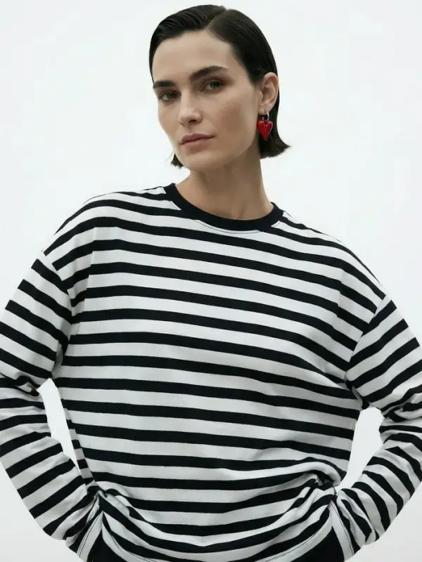 Серьги со съмными элементами "Сердца" вытянутые, цвет красный в серебре