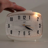 Часы настольные будильник, бесшумные, 14 х 5 см