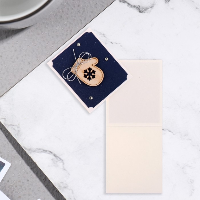 Открытка ручной работы Открытка ручной работы "Варежка" стразы, снежинка