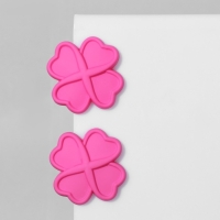 Серьги металл «Клевер» с сердцами, цвет розовый Серьги металл «Клевер» с сердцами, цвет розовый