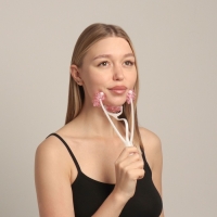 Массажёр для лица и шеи &laquo;Трезубец&raquo;, 23 &times; 5 &times; 2,5 см, цвет белый/розовый