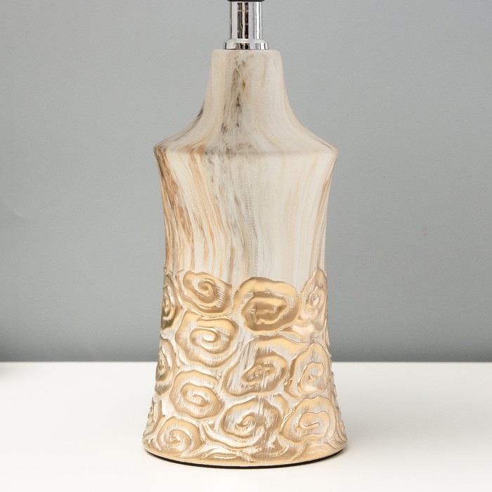 Настольная лампа "Наоми" Е14 40Вт бежево-золотой 23х23х40 см