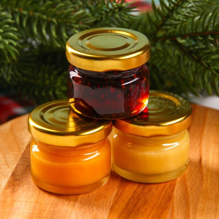 Набор &laquo;Светлых праздников&raquo; : 2 крем-меда и варенье с шишками по 30 г.