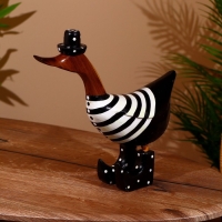 Сувенир "Уточка в ч/б" дерево 25х7х25 см