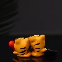 Фигура "Два кота с яичницей" 3.2х7х2.6 см