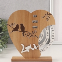 Сувенир дерево настольный календарь "Две птички на сердце" 3,7х18х19,5 см Сувенир дерево настольный календарь "Две птички на сердце" 3,7х18х19,5 см