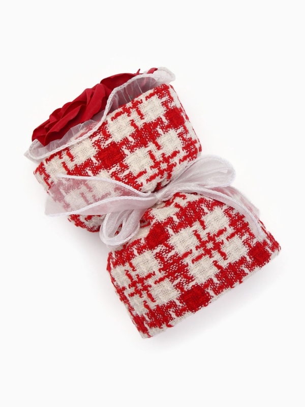 Букет из трех цвета фуксия мыльных роз