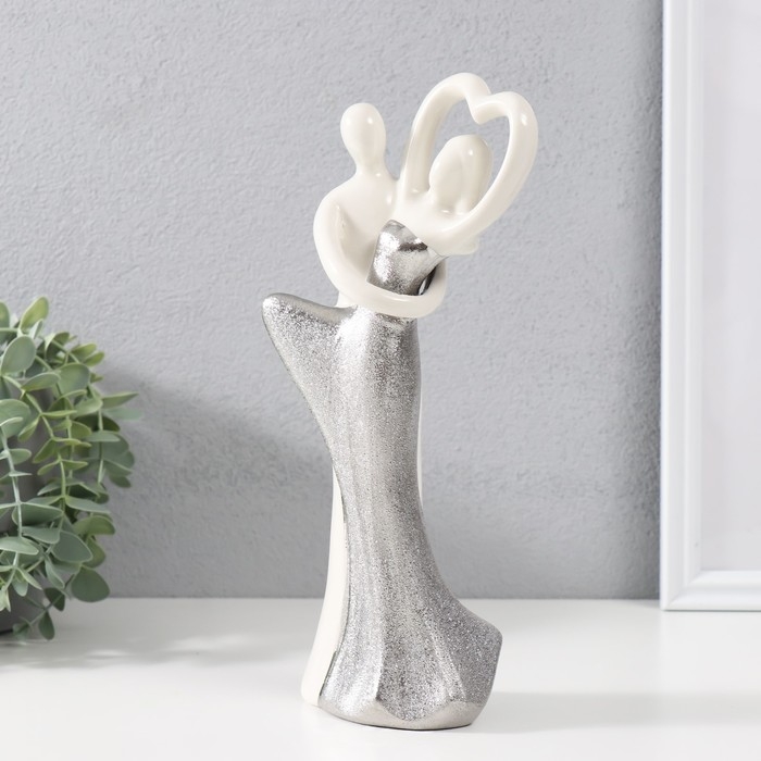 Сувенир керамика Сувенир керамика "В объятиях любви" серебристо-белый 24,6х11,8х6 см