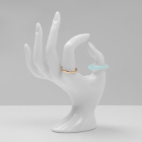 Подставка для украшений &laquo;Рука&raquo; 8,5&times;7&times;16 см, цвет белый