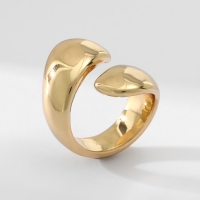Кольцо металл «Тренд» объятия, цвет золото, размер 16 Кольцо металл «Тренд» объятия, цвет золото, размер 16