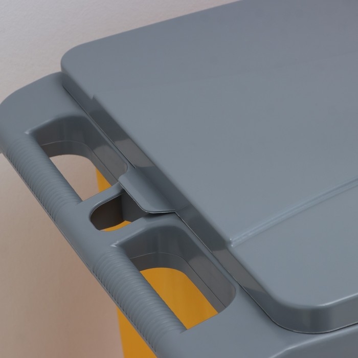 Многофункциональная тележка для клининга с вёдрами, отжимом и лотками, цвет серый Многофункциональная тележка для клининга с вёдрами, отжимом и лотками, цвет серый