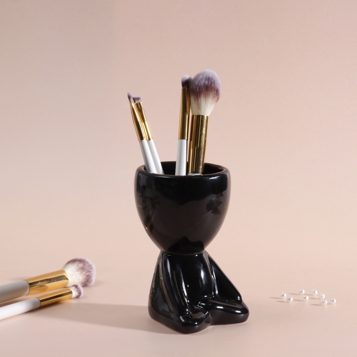 Предмет интерьера Предмет интерьера "Мистер Грин йог" 11,3*7,5*7 черный керамика