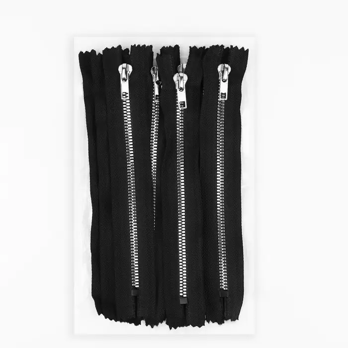 Молния &laquo;Трактор&raquo;, №5, неразъёмная, декоративное звено &laquo;Акулий зуб&raquo;, замок автомат, 18 см, чёрная