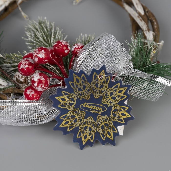 Светодиодная фигура &laquo;Венок с ягодами&raquo; 18 см, пластик, батарейки CR2032х2 (в комплекте), свечение тёплое белое