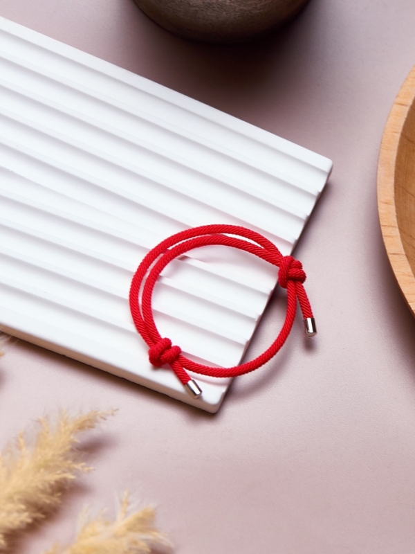 Браслет-оберег &laquo;Красная нить&raquo; защита, цвет красный в серебре, d=6