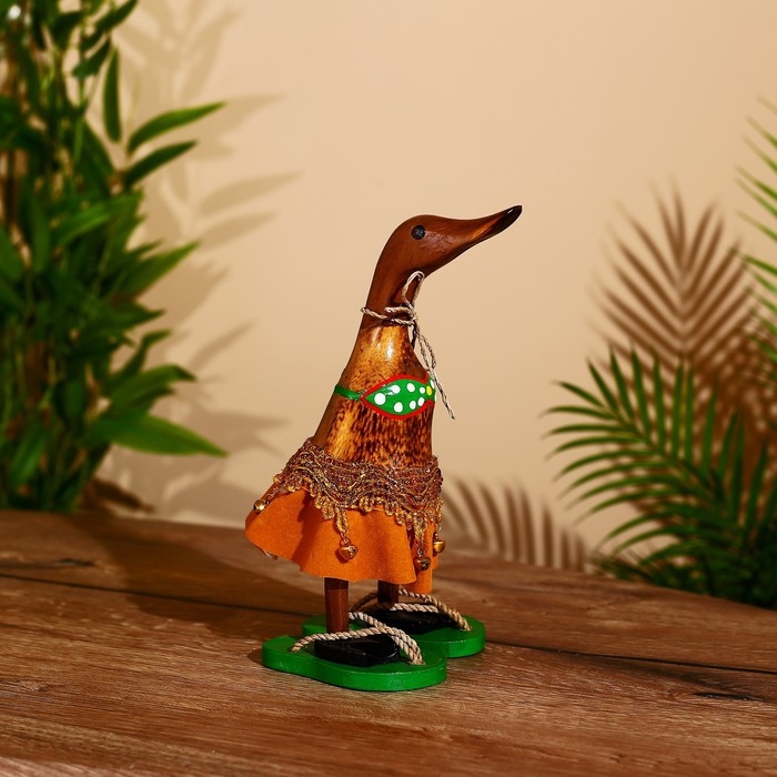 Сувенир "Утка в юбке" дерево 27 см