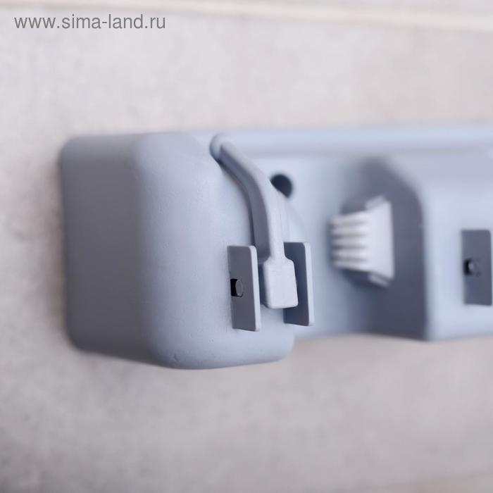 Держатель для уборочного инвентаря с крючками Доляна, 26&times;6&times;10 см, цвет серый